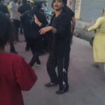 चैती मेले में महिला दुकानदार सके साथ महिला बाउंसरों ने कि मारपीट